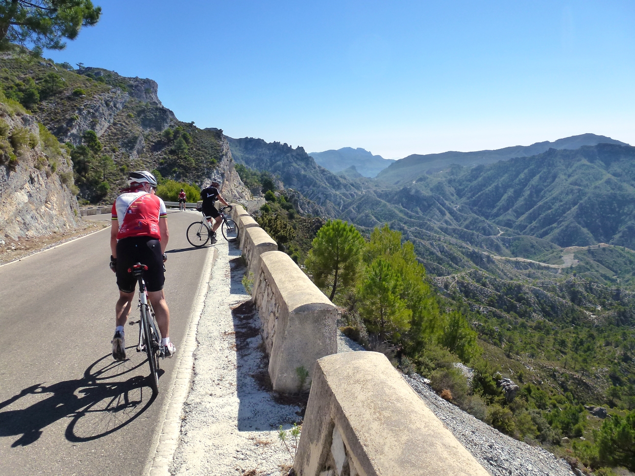Radrundfahrt durch Andalusien im Frühling 2014: Zur Alhambra und auf den Spuren der „Weißen Dörfer“