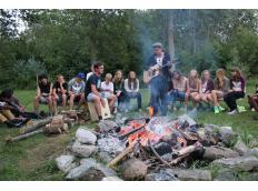 Sommercamps in den Ferien in Kanada und England: Sprachkenntnisse im Ausland spielerisch verbessern