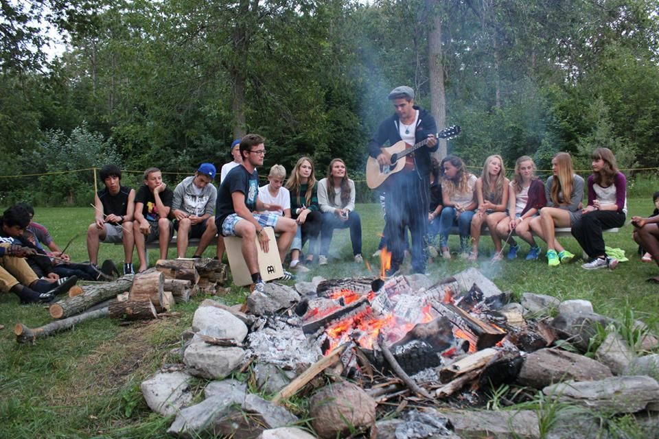 Sommercamps in den Ferien in Kanada und England: Sprachkenntnisse im Ausland spielerisch verbessern