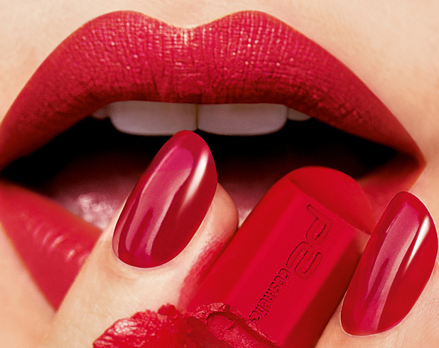 Lippenstifte mit leuchtenden Farben verschÃ¶nern die grauen Herbsttage