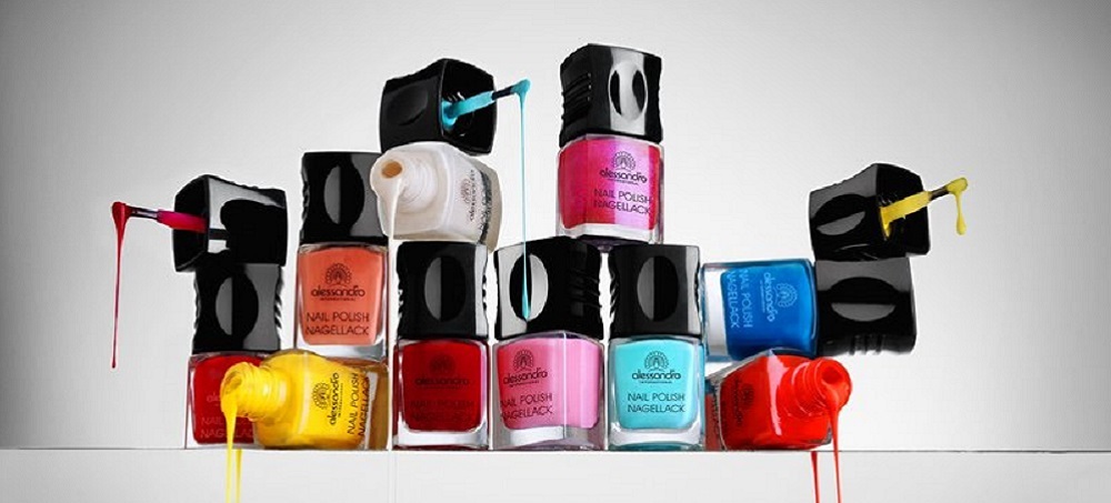 UngewÃ¶hnliche FarbneuschÃ¶pfungen prÃ¤gen weltweite Nagellack-Trends