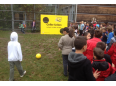 Robert-Blum-Schule in Frankfurt-Höchst gewinnt Gelbe Seiten Torwand